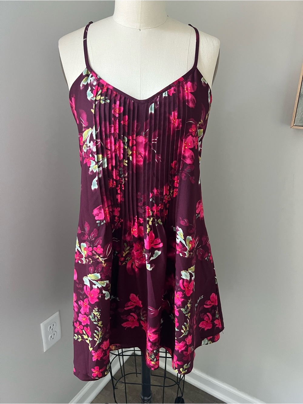 Sanctuary Floral Pleated V-Neck Dress in Burgundy and Pink